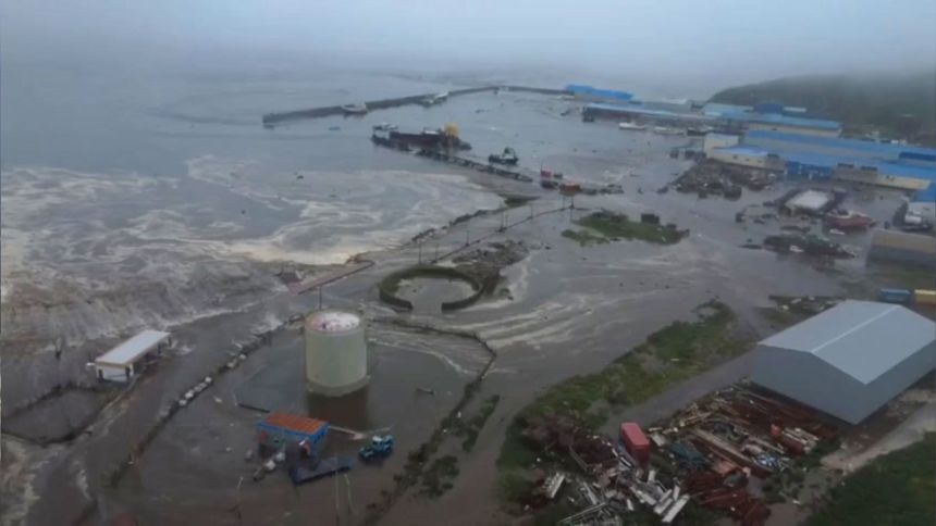 erthquiak Kamchatka Russia Earthquake 2025: 7.4-Strength Tremor Triggers Tsunami Scare